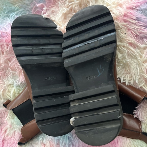 Daphne brown boots- Size 6.5 - Picture 8 of 12